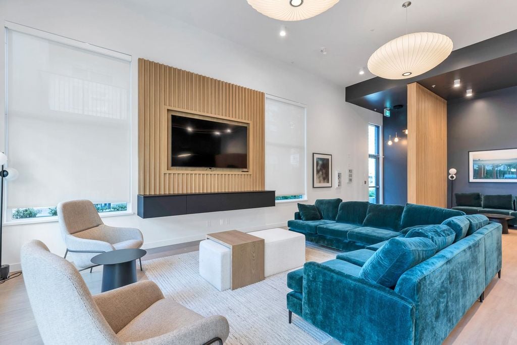 648 Lea Ave, #305