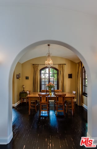1738 N Ogden Dr