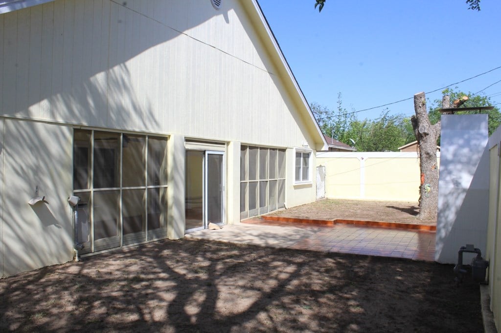 2314 Ralph Dr