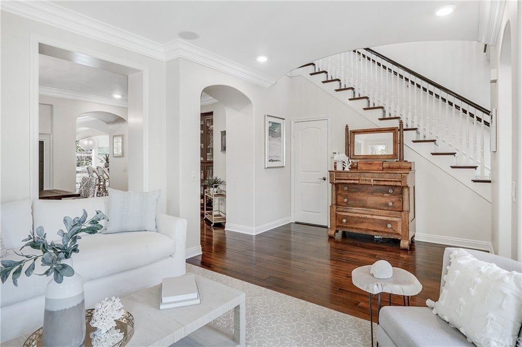 6 Galora Ln