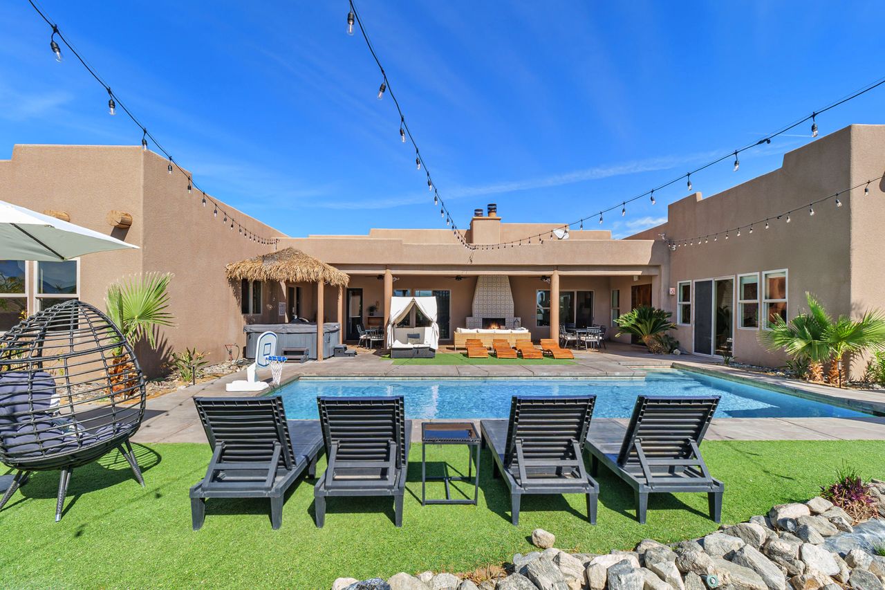Desert Mountain View Escape