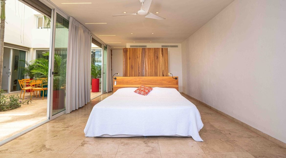 Ocean View Residence in Miramar