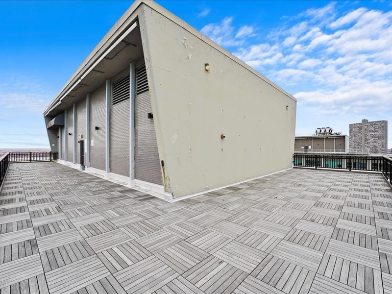 3600 N Lake Shore Dr #207, Chicago, IL 60613