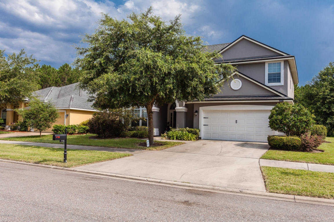 3941 VICTORIA LAKES DR