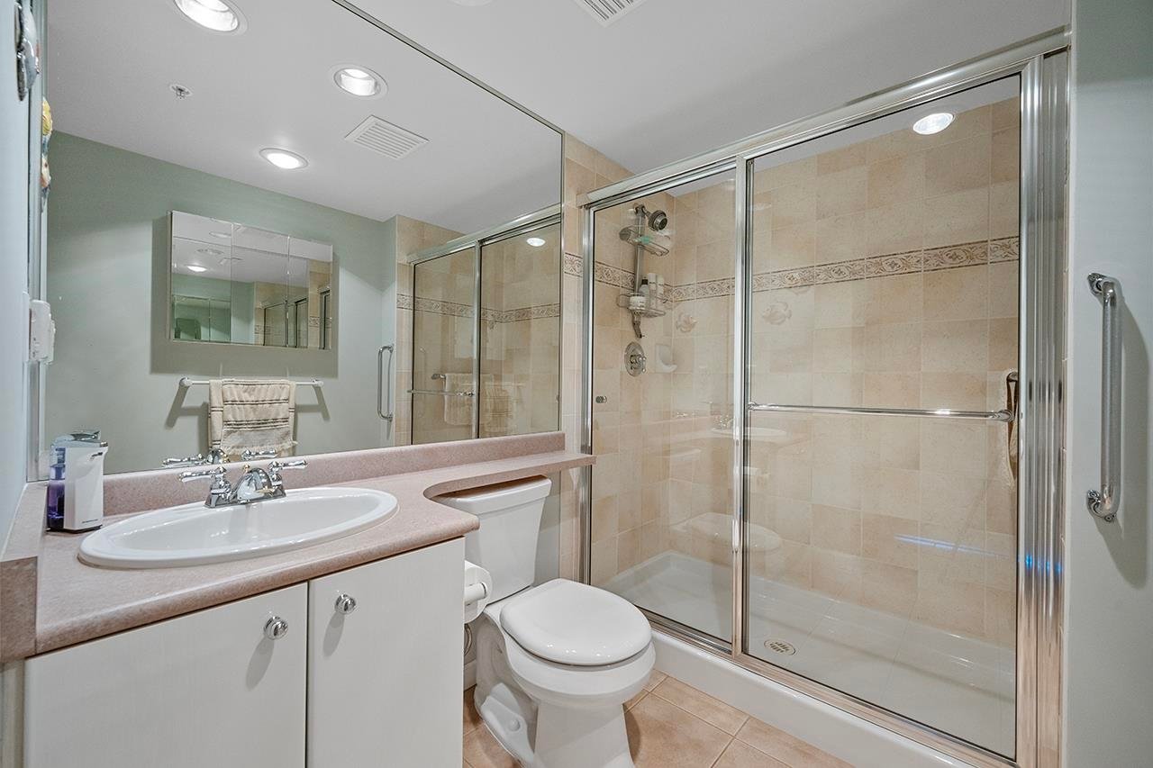 907-6611 Southoaks Cres