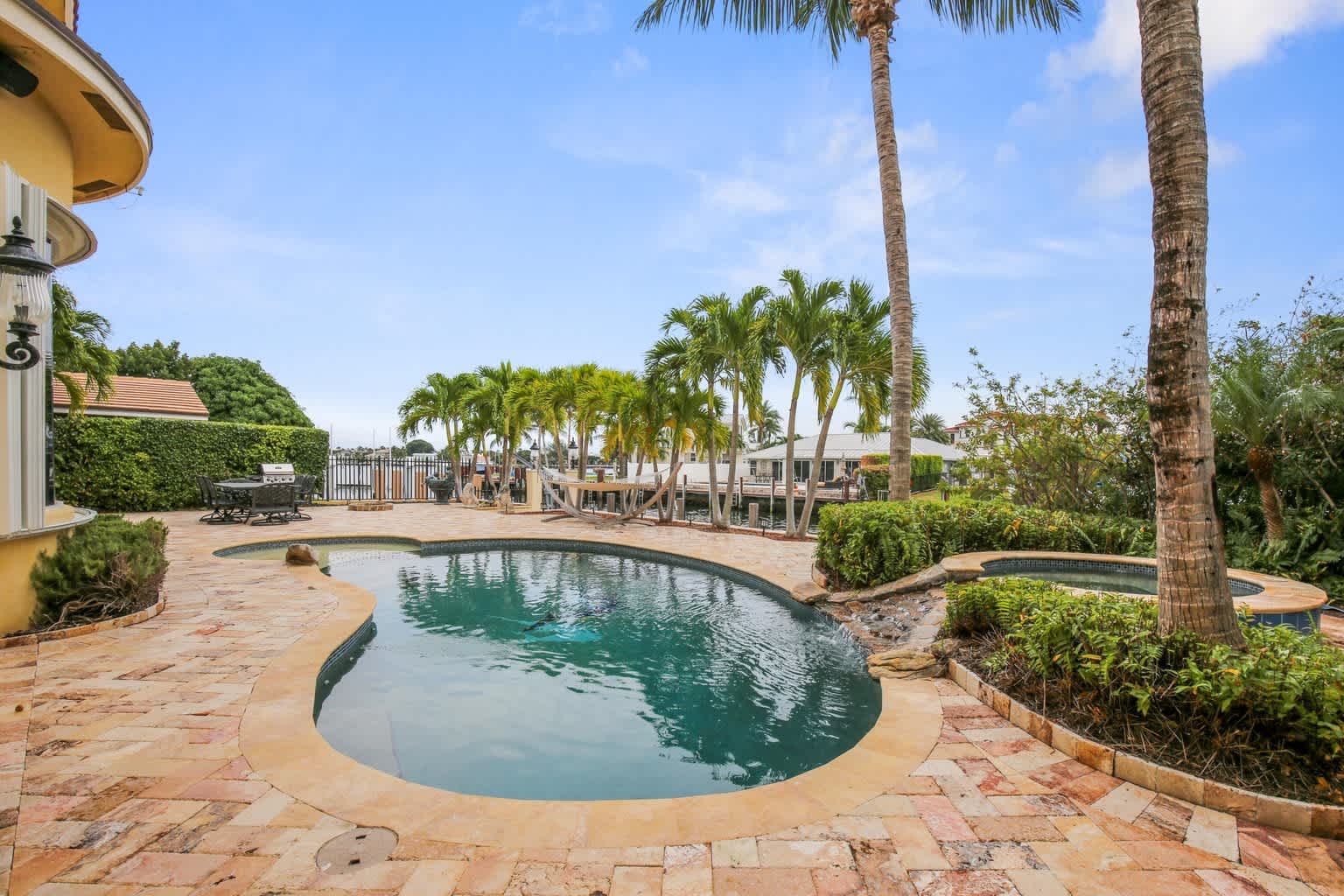 820 Ocean Inlet Dr