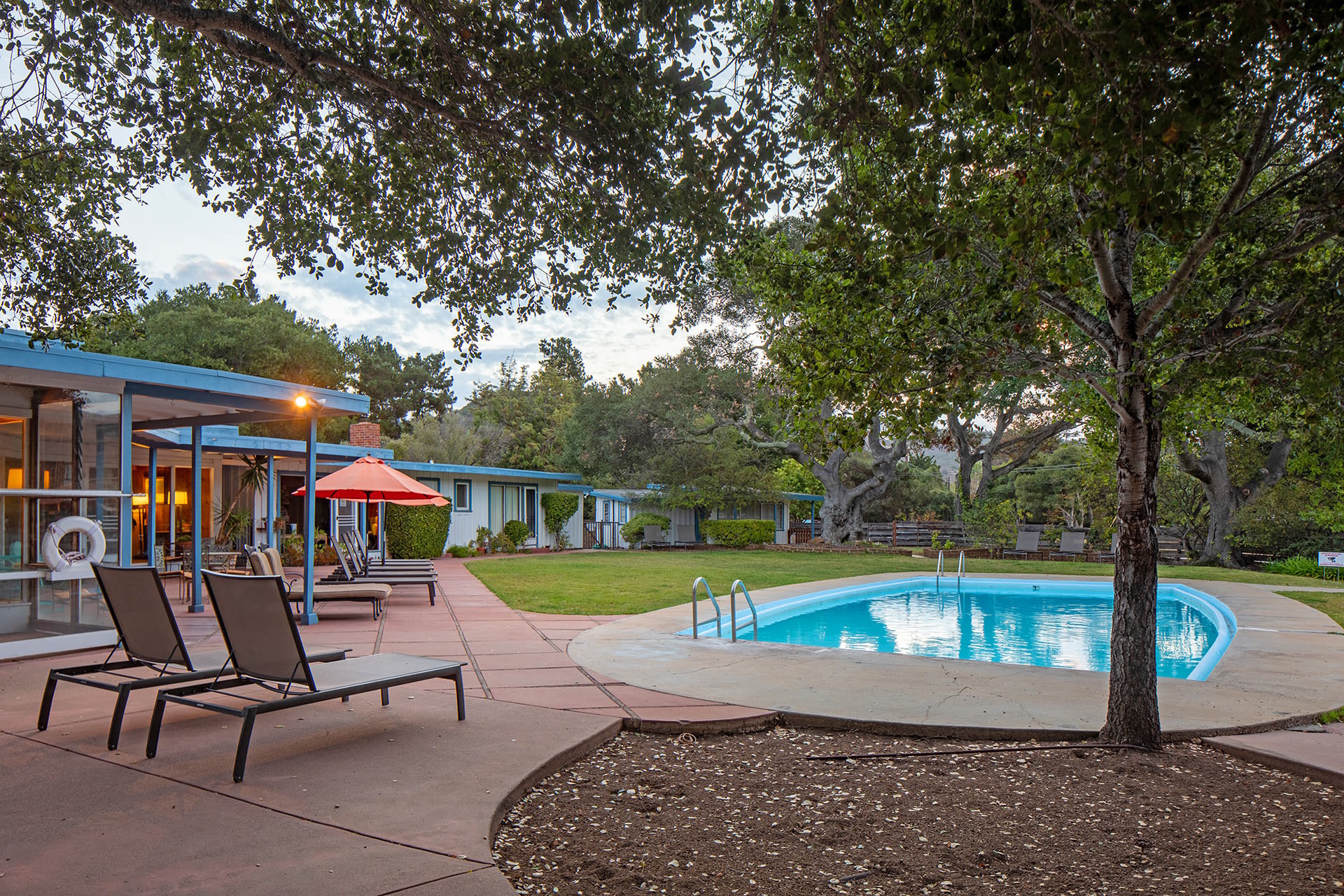 Blue Sky Lodge - Carmel Valley Village