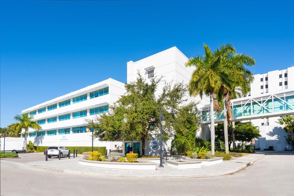 1734 Bahia Vista St