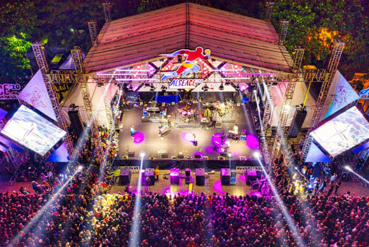 Wednesday Night Concert Series - Holiday Edition + Visits with Santa