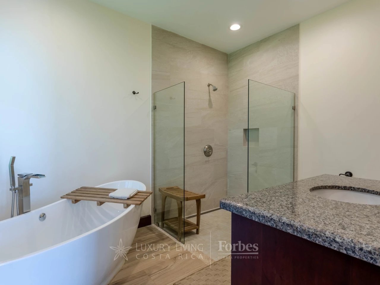 20878 - A Luxurious Sanctuary in Costa Rica's Pacific Jungle