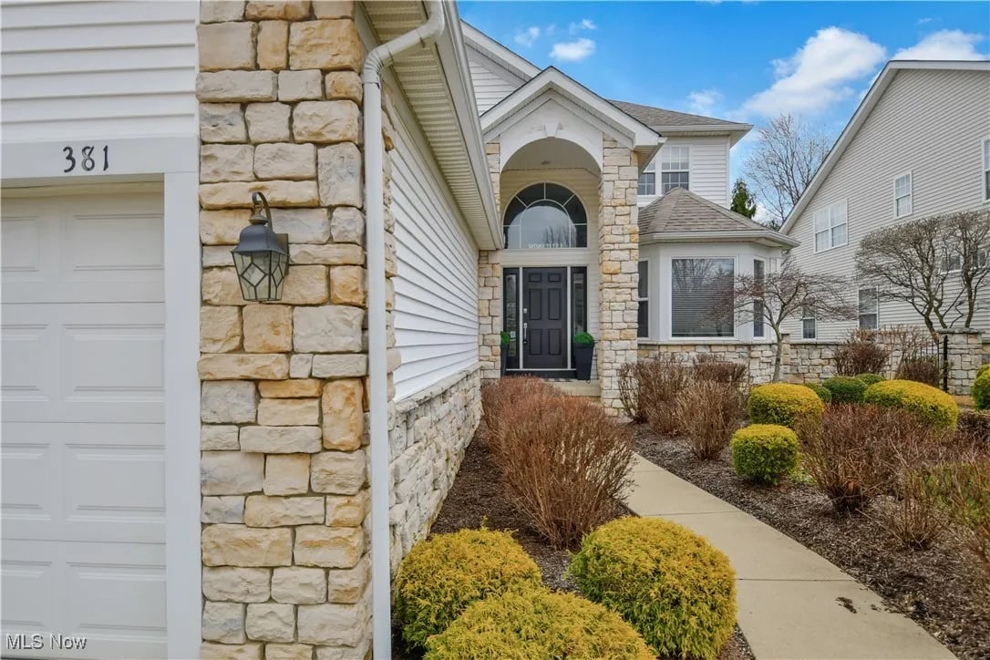 381 W Glengary Cir