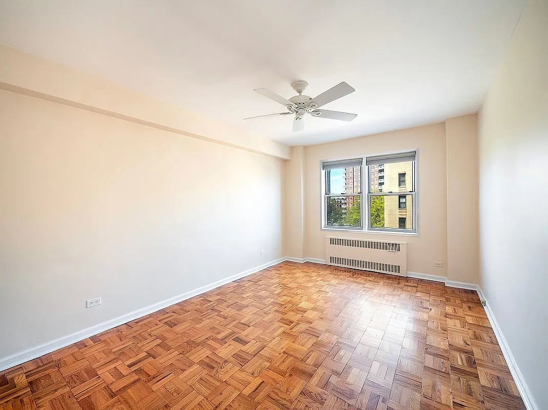 34 Plaza St E #505