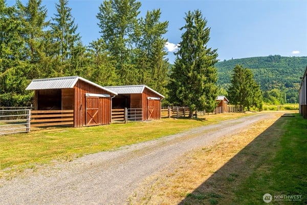 3086 Standard Rd, Deming, WA 98244