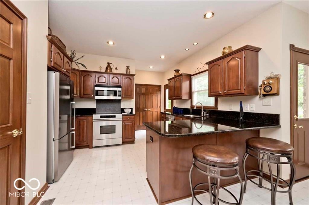 4032 Brockton Manor