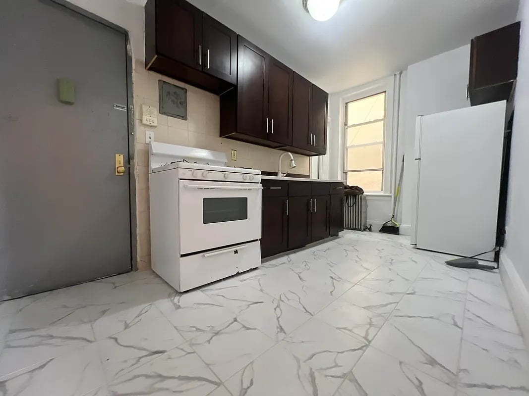 1556 Atlantic Ave 2R