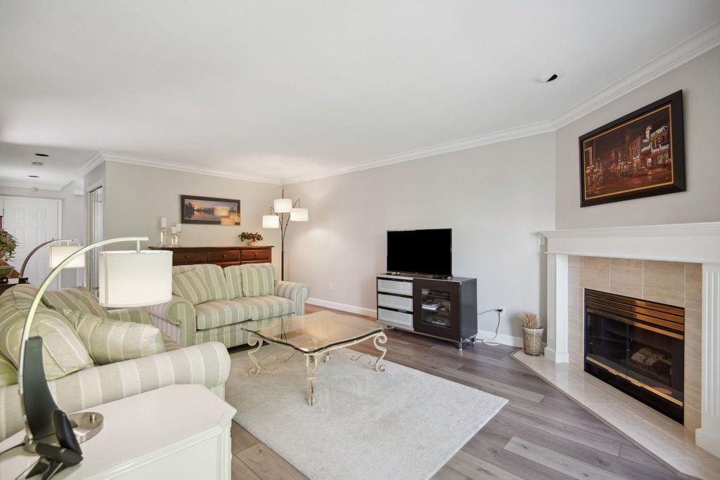 72 Jamieson Ct, #28