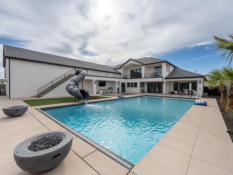 2307 S Crimson Cliffs Way