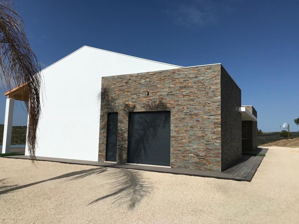 122.5-Hectare Private Estate with Lake, Events Venue & Luxury Home on the Alentejo–Algarve Border