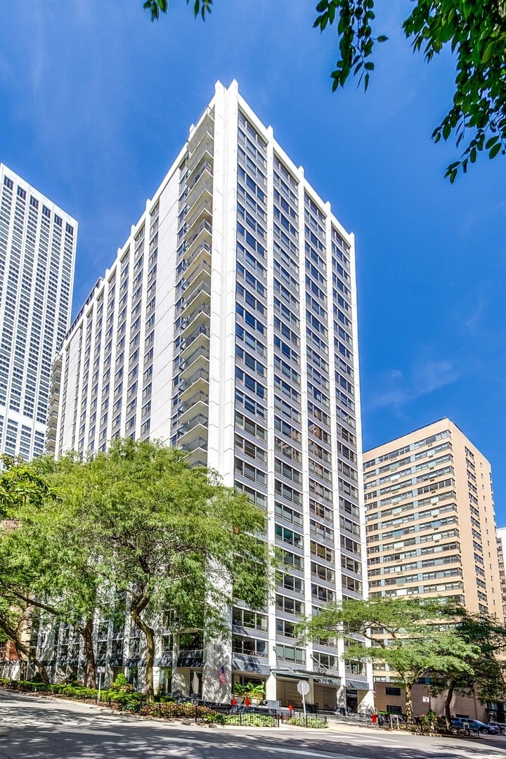222 E PEARSON ST 609