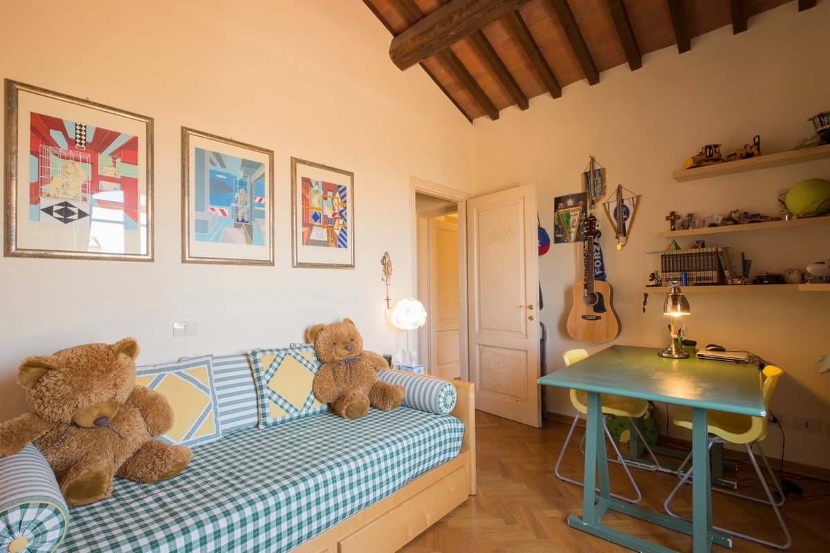 Villa In The Tuscan Hills