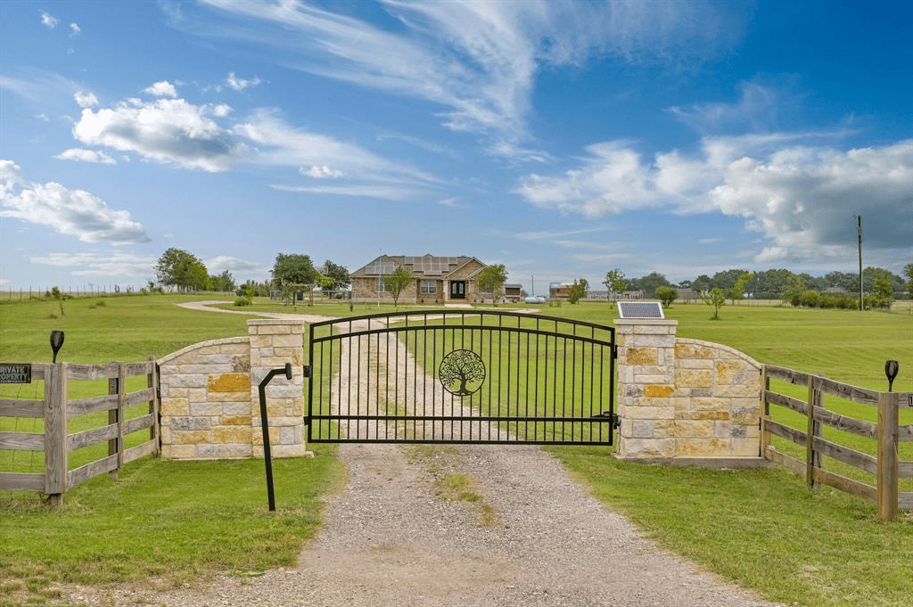 1011 County Road 149, Georgetown, Texas 78626