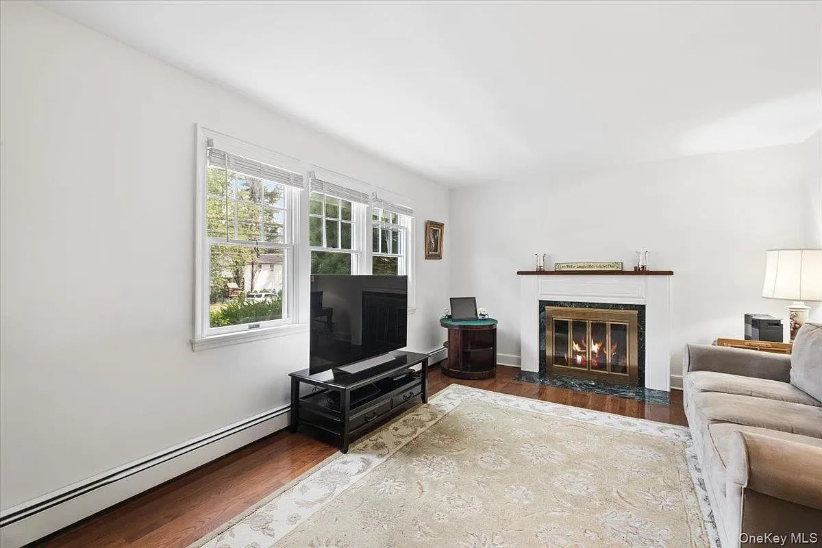 651 Secor Rd