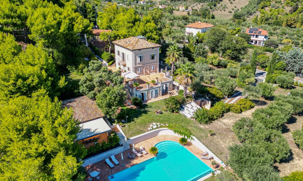 Villa With Stunning Seaview in Civitanova Marche, Le Marche