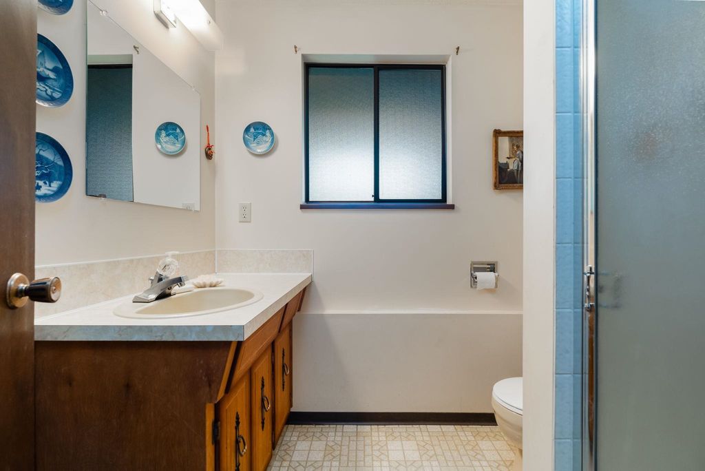 11487 Somerset Cres