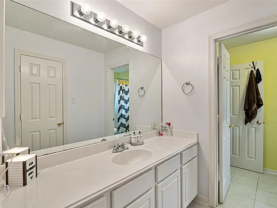 15019 Timbershire Ct