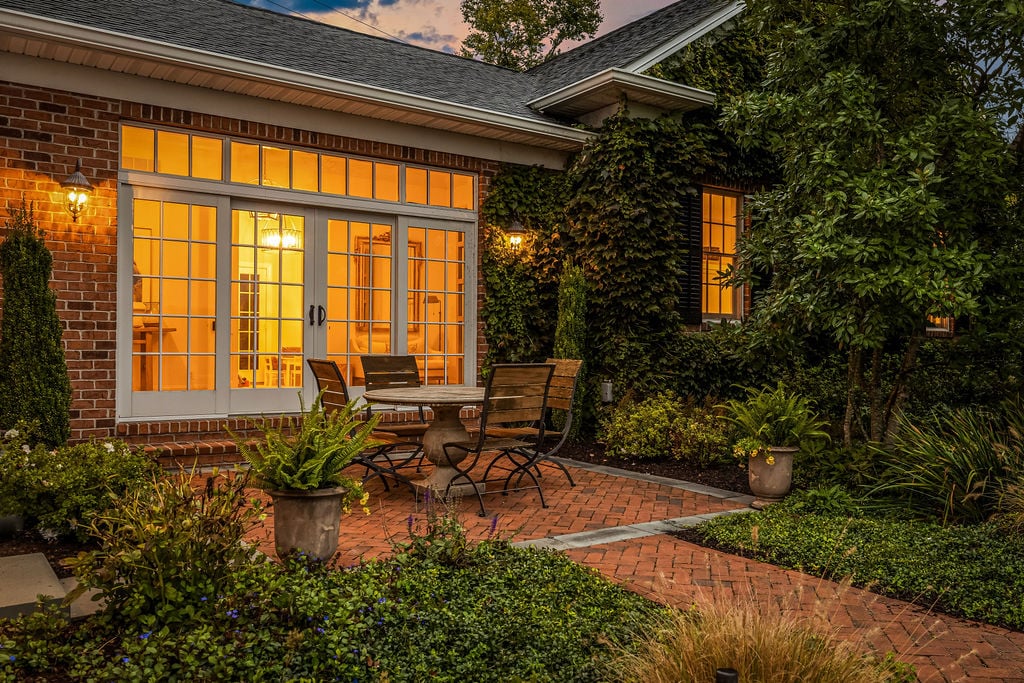 Stunning Hayfields Manor Home