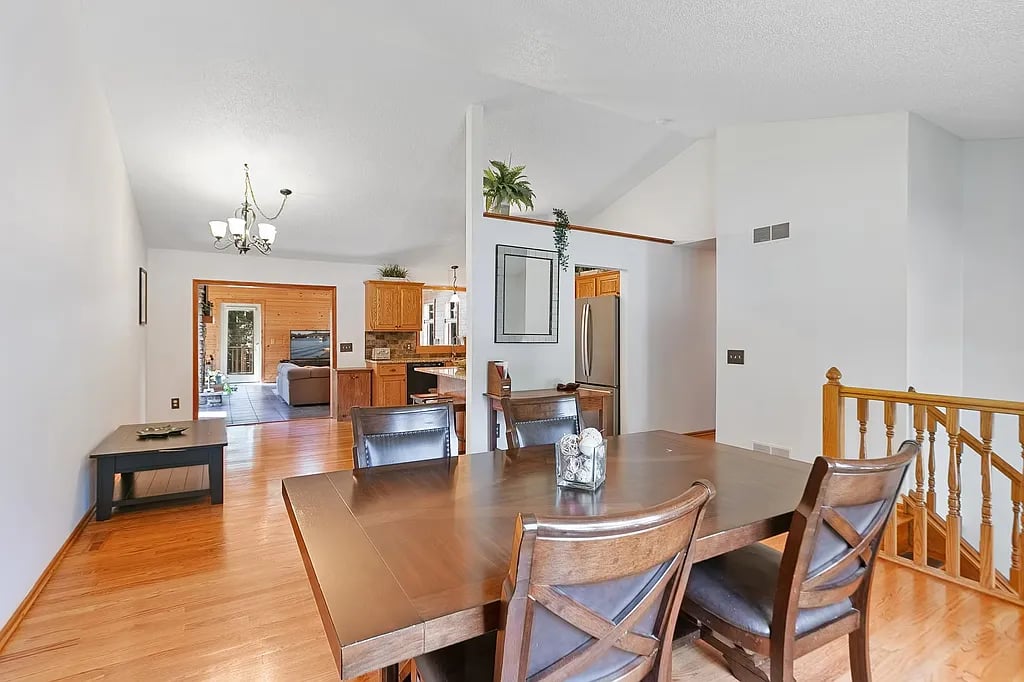 96 Maple Ln