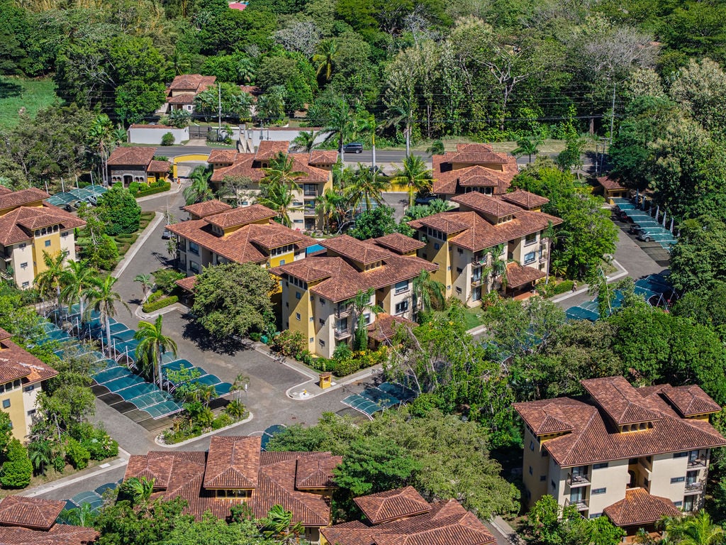 The Oaks #21 | Top-Floor, Turnkey Condo Minutes from Tamarindo