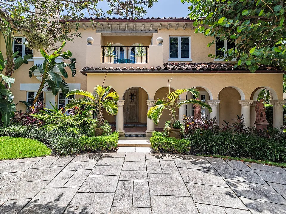 124 Brazilian Avenue
