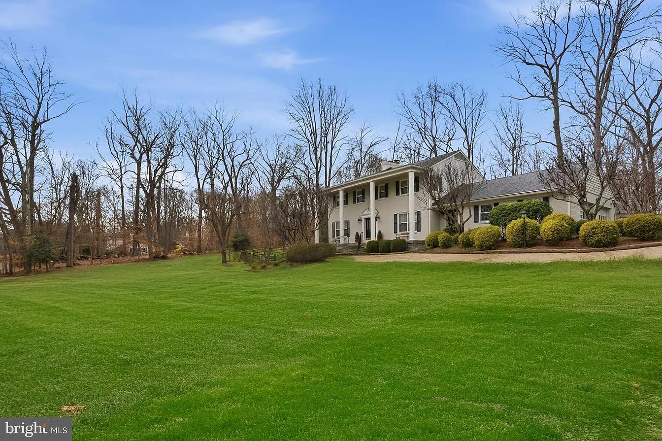 304 Chesapeake Dr