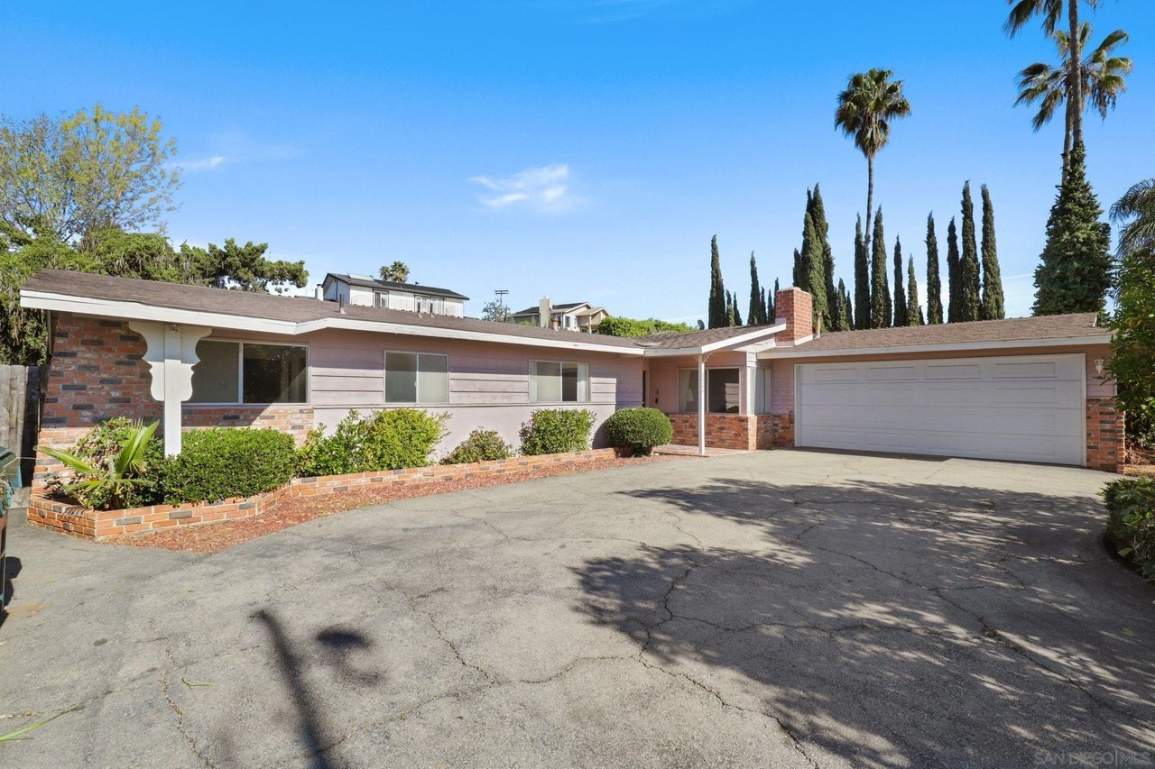 2004 Sunset Dr