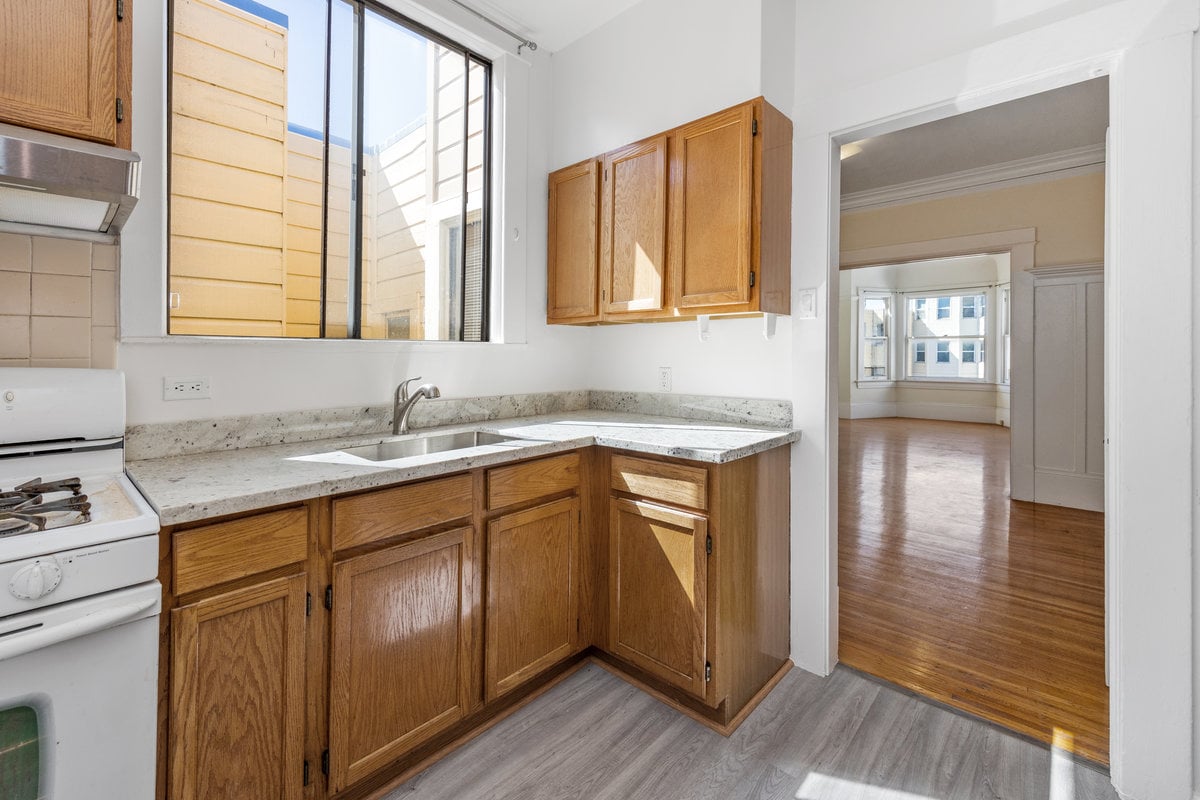 1630 Sacramento Street | 6 Units