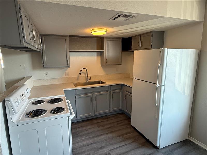 4380 Vornsand Drive 3