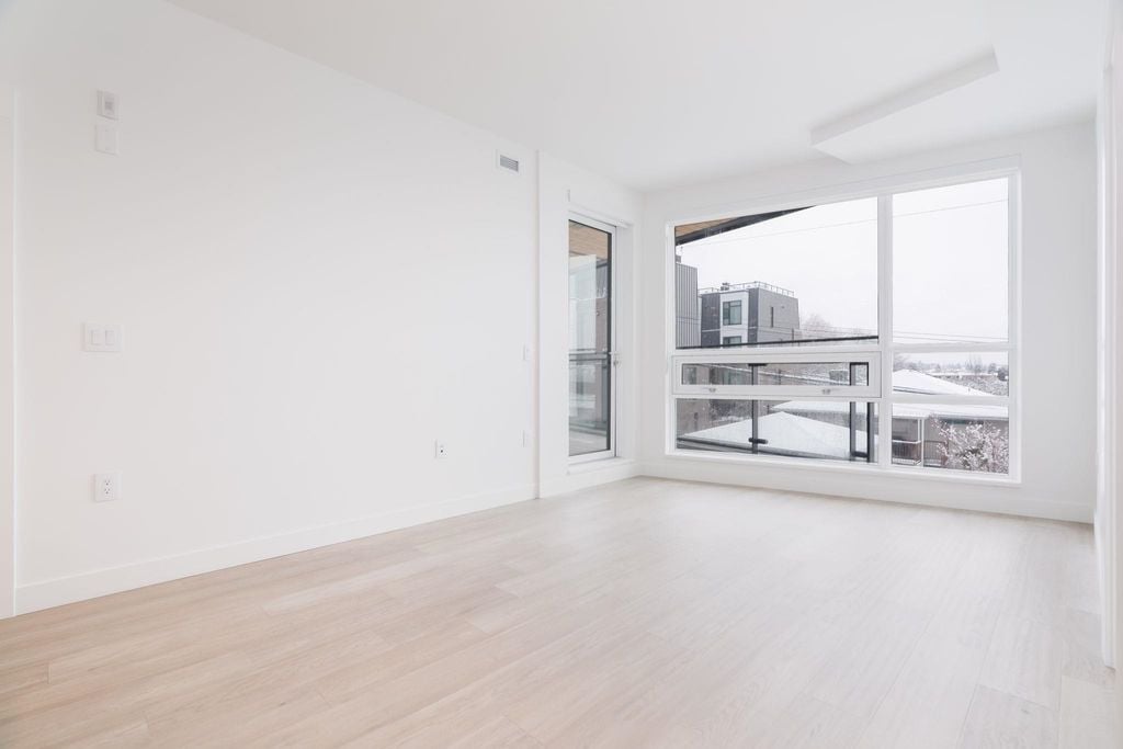 7638 Cambie St, #201