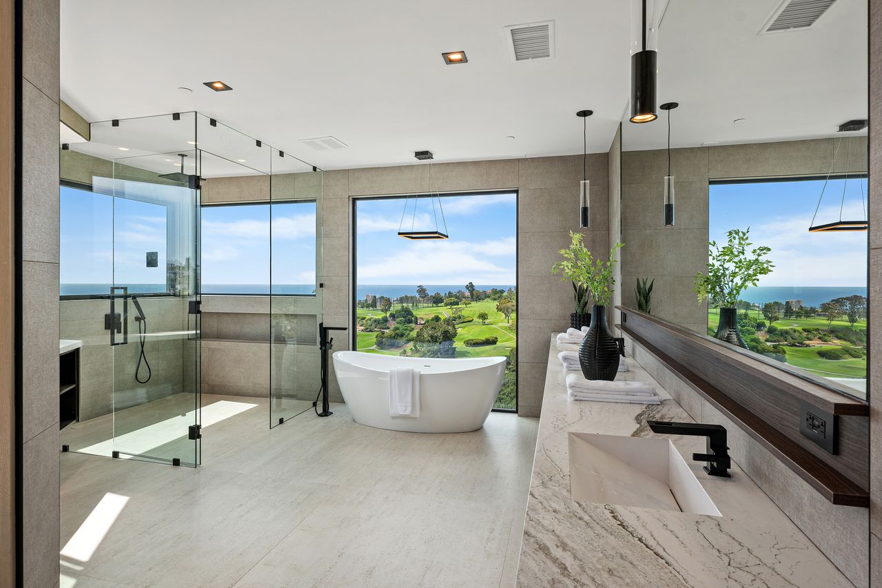 6627 Muirlands Dr, La Jolla, CA 92037