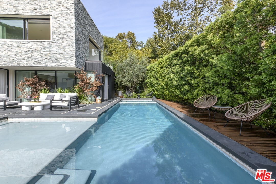 Pinnacle Manor, Willow Glen Rd, 90046