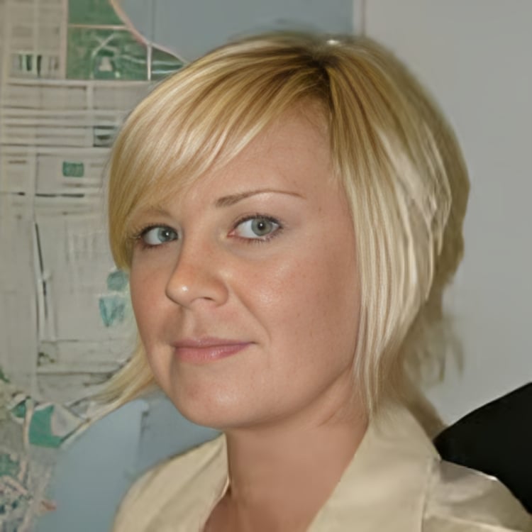 Natalia Dolinsky New York, NY Real Estate Agent Headshot