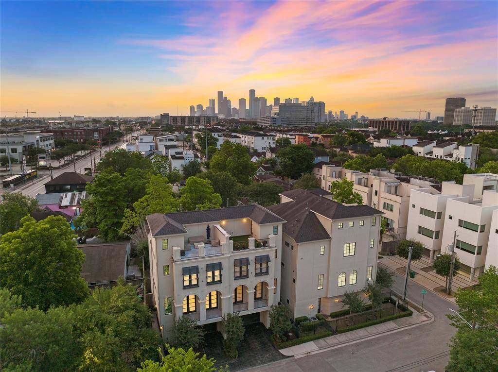 Modern townhomes and new construction homes in Rice Military Houston near Memorial Park