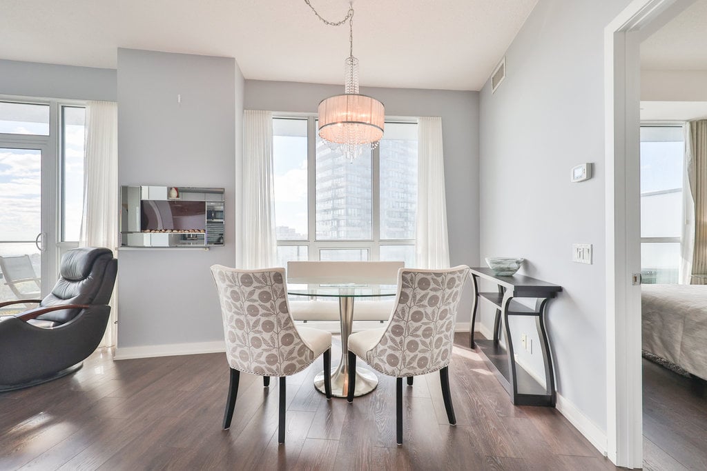 2212 Lake Shore Boulevard W 1803