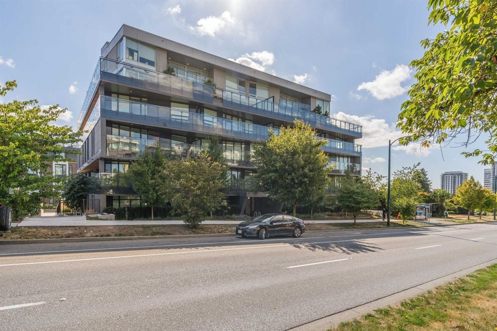 7638 Cambie St, #403