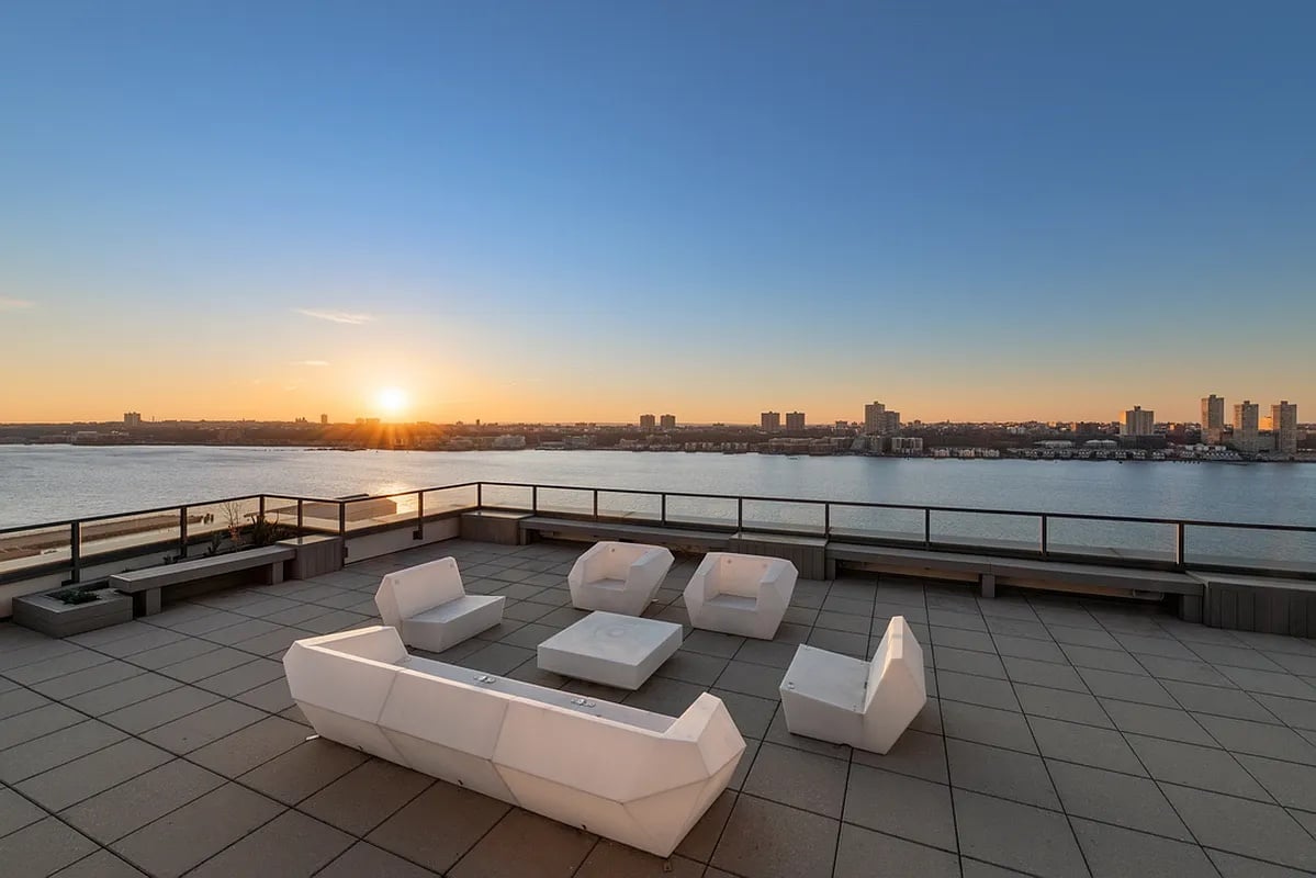 60 Riverside Blvd #2102