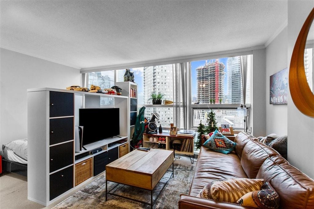1050 Burrard St, #1606