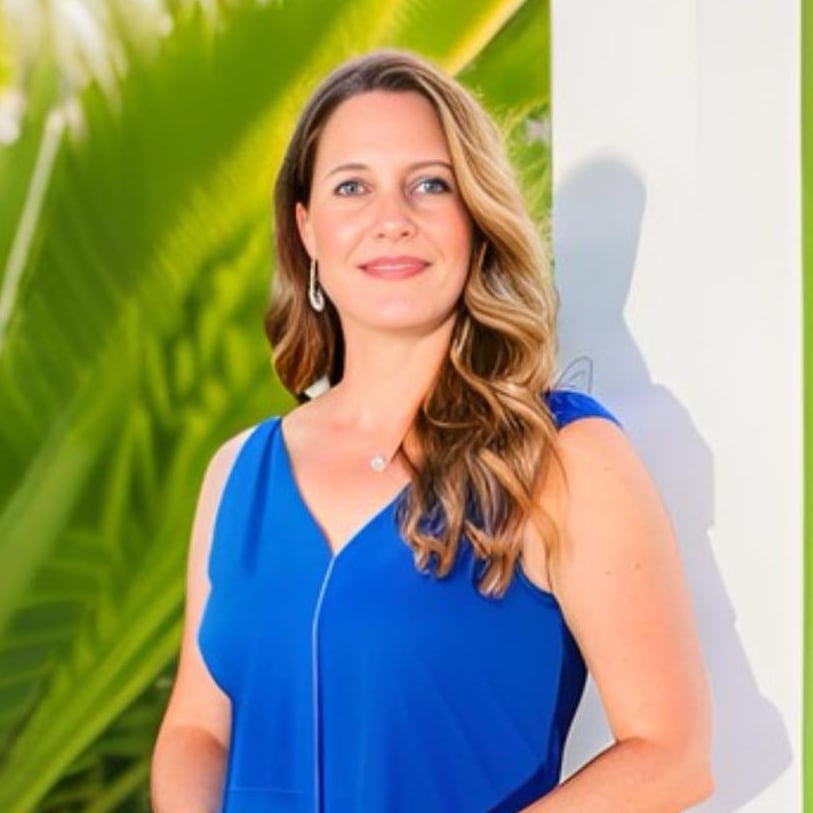 Susanne Burton Clearwater, FL Real Estate Agent Headshot