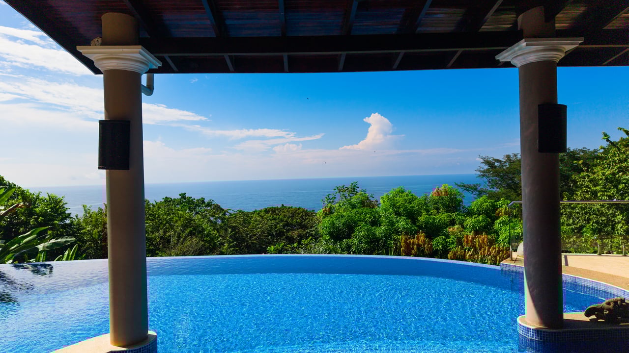 Ocean View Luxury Estate with An Incredible Location in Dominical