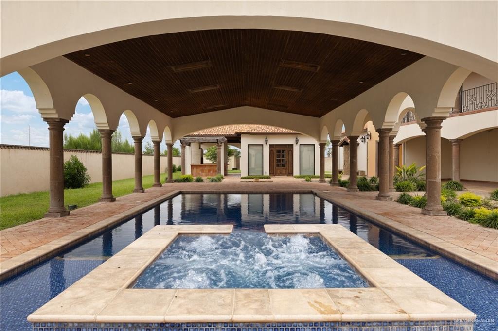 La Hacienda