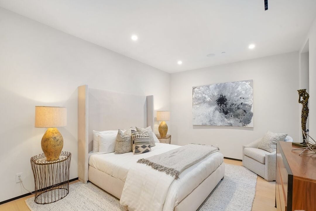 Windmere Crest, Dorrington Ave, 90048